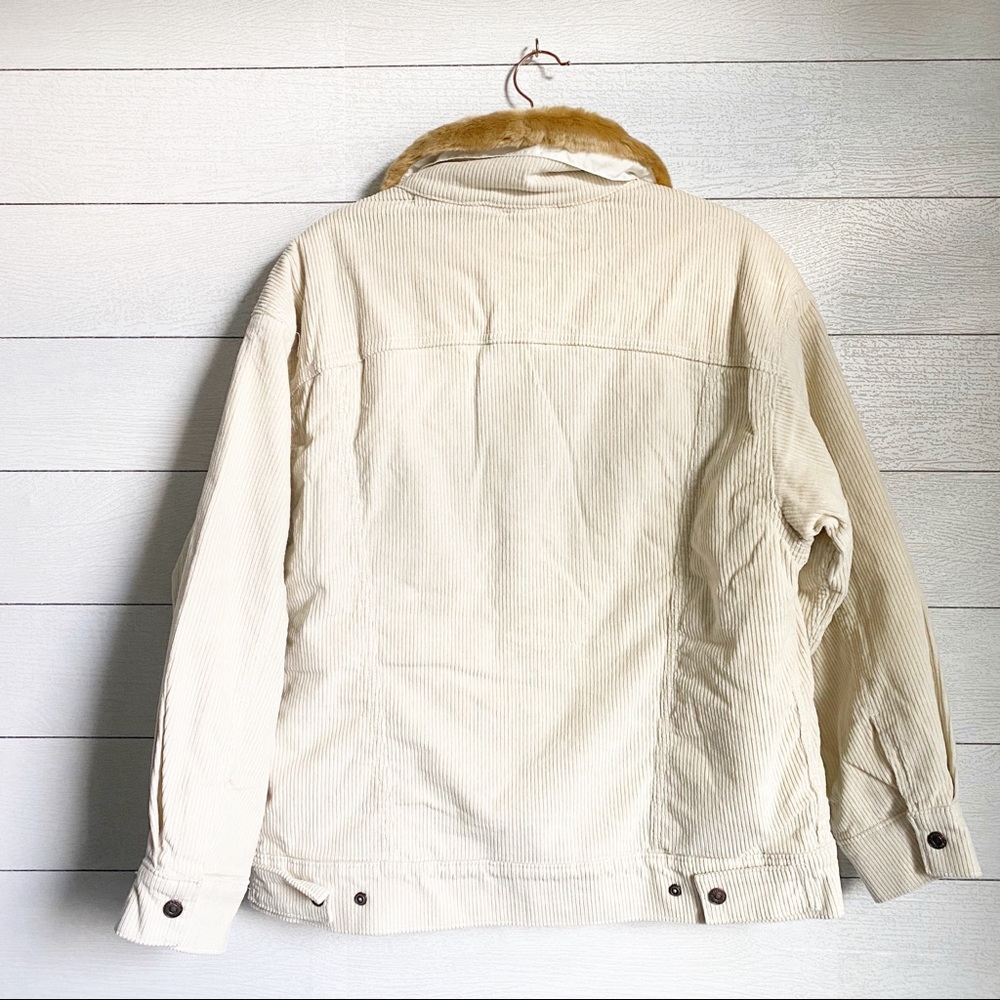 NWT Levi’s Faux Fur Corduroy Trucker Jacket - Picture 6 of 6